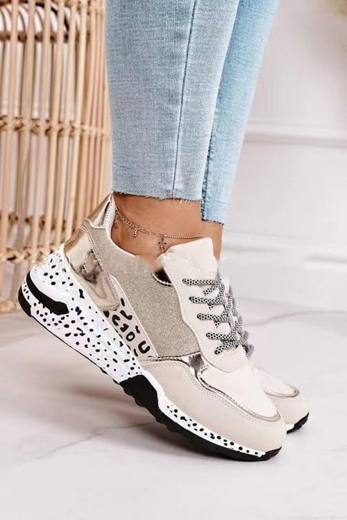 Zapatillas deportivas de plataforma con cordones para mujer.
