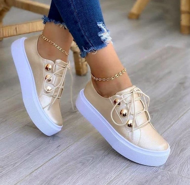 Zapatillas planas con cordones para mujer, estilo casual con remaches. - Imagen 2