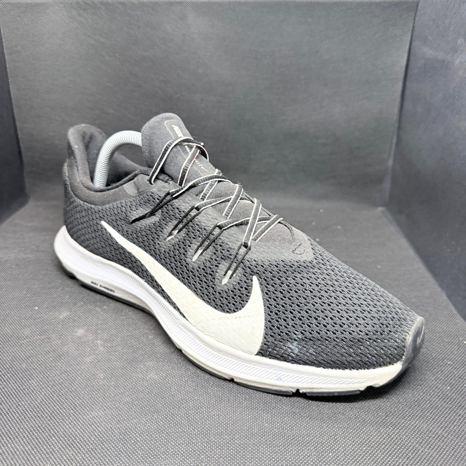 Nike Quest 2 Black/White Running Talla 42.5 - Imagen 3