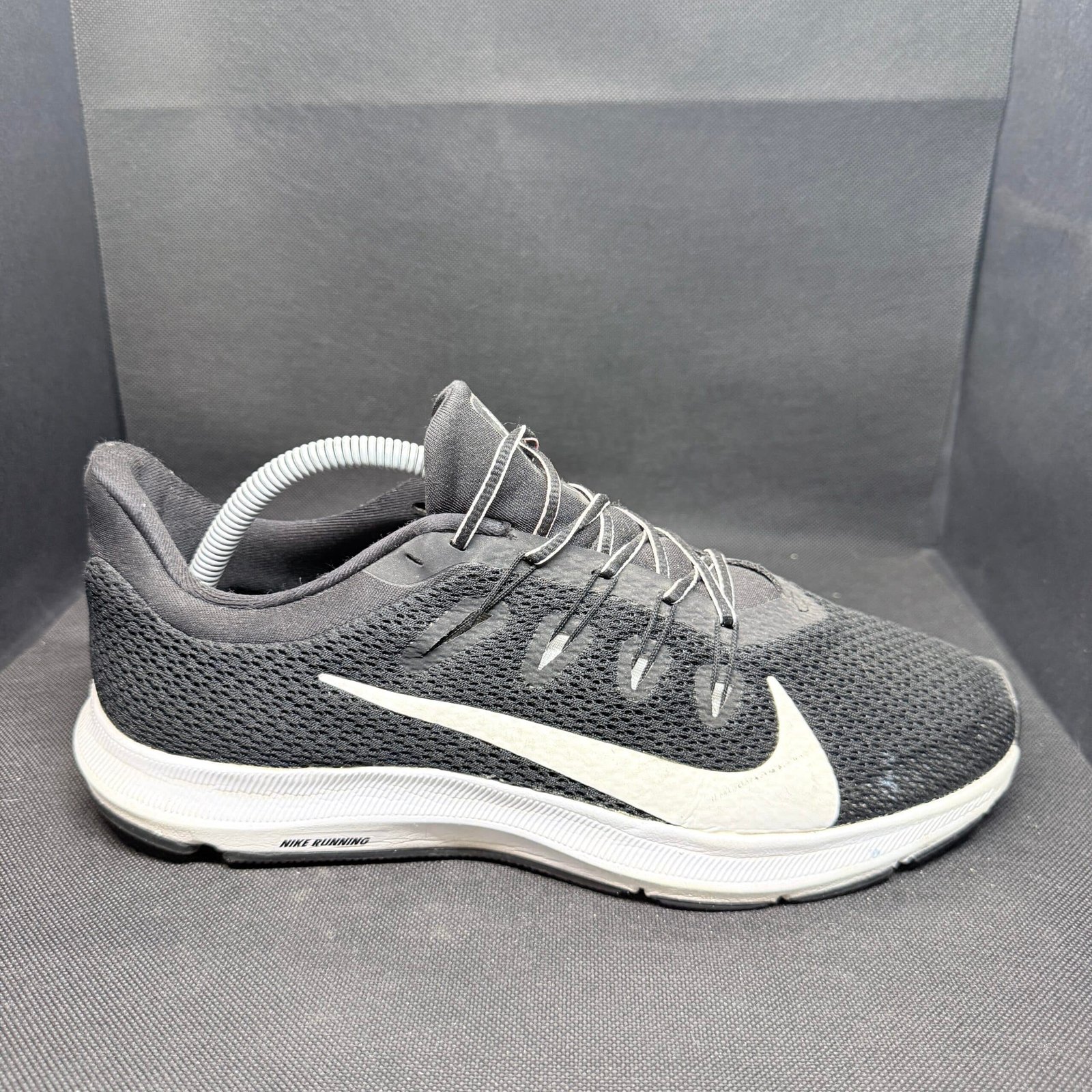 Nike Quest 2 Black/White Running Talla 42.5 - Imagen 4