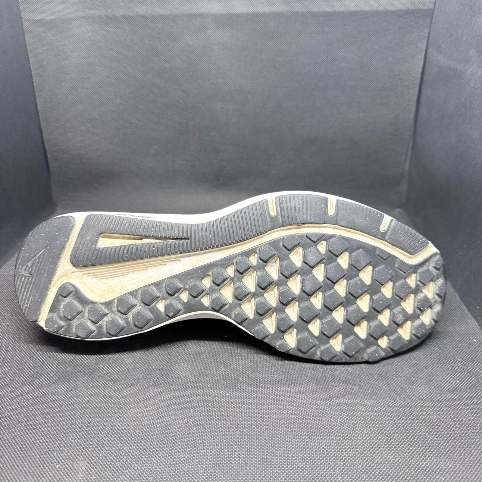 Nike Quest 2 Black/White Running Talla 42.5 - Imagen 7