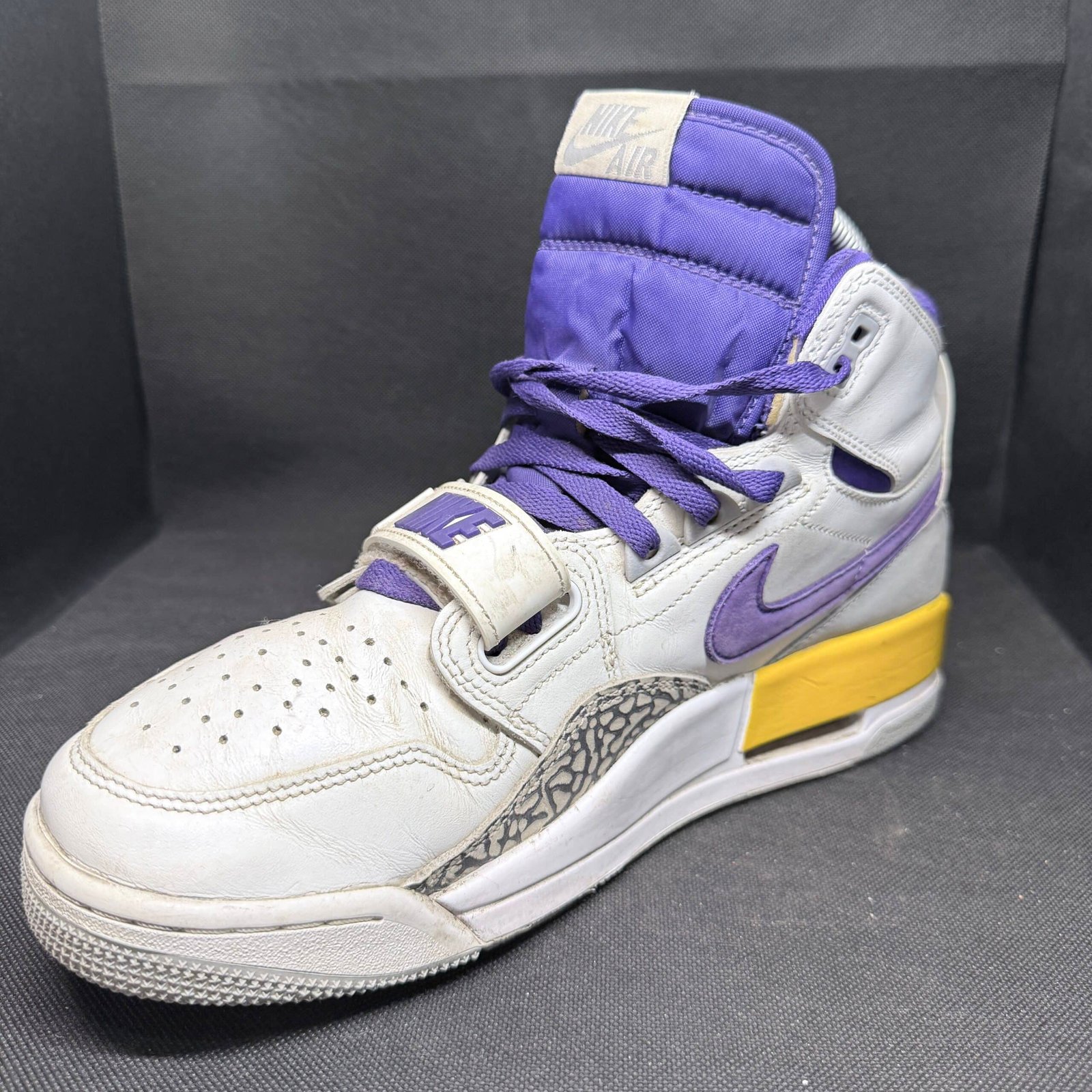Jordan Legacy 312 Lakers - Talle 43 (US 9.5 / 27.5 CM) - Imagen 2