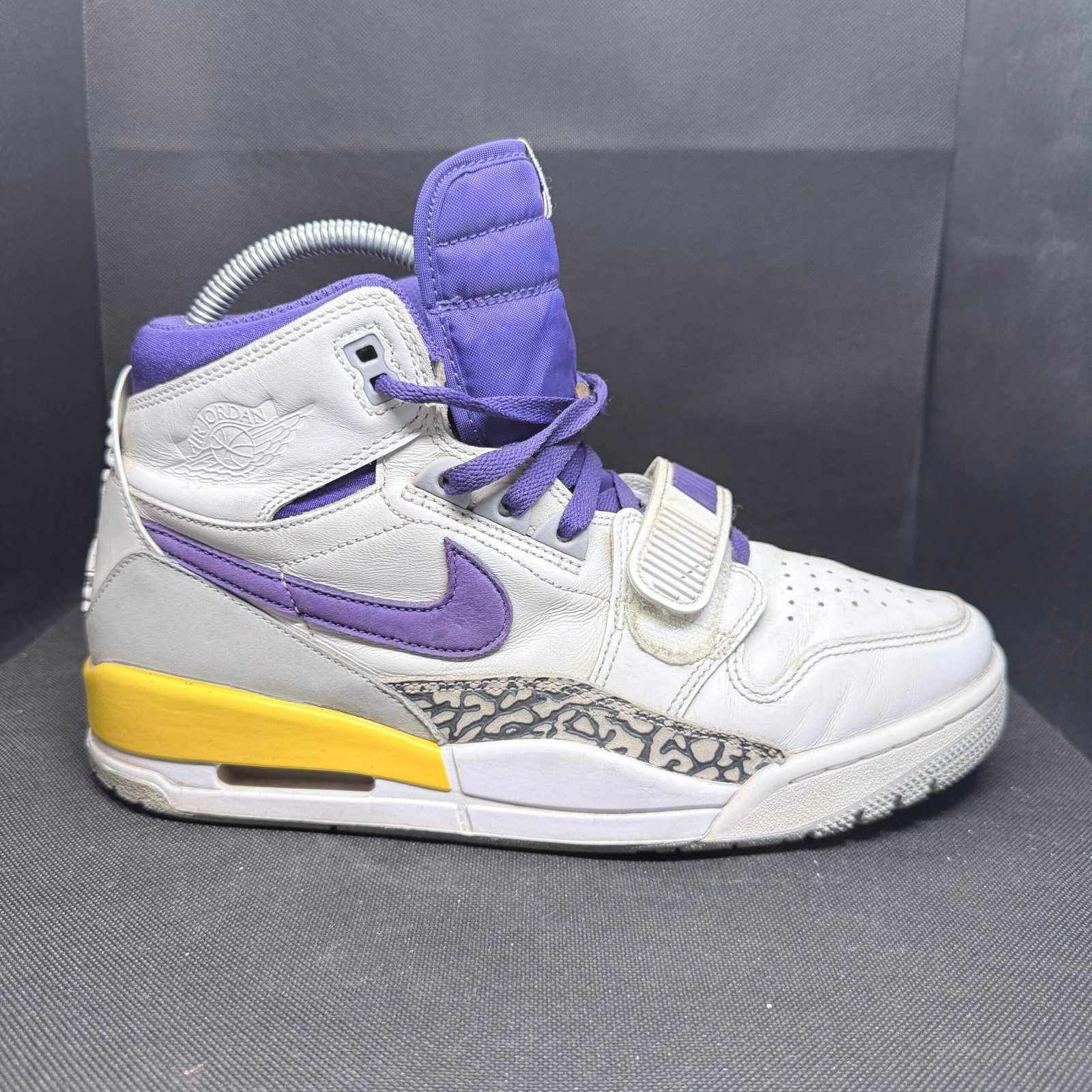 Jordan Legacy 312 Lakers - Talle 43 (US 9.5 / 27.5 CM)