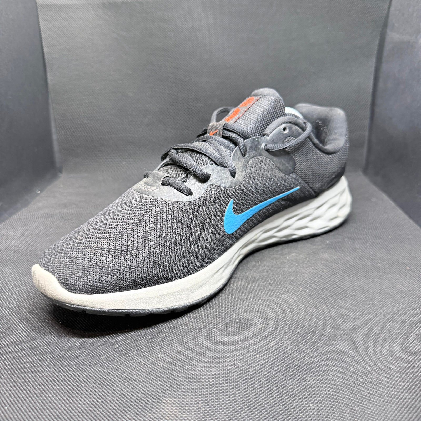 Nike Revolution 6 Next Nature Black Laser Blue - Talle 44.5 (US 10.5 / 28.5 CM) - Imagen 2
