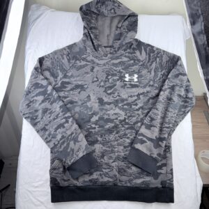 Polerón Hoodie Under Armour Camuflaje Gris — Talla Youth XL (Calza S Adulto)