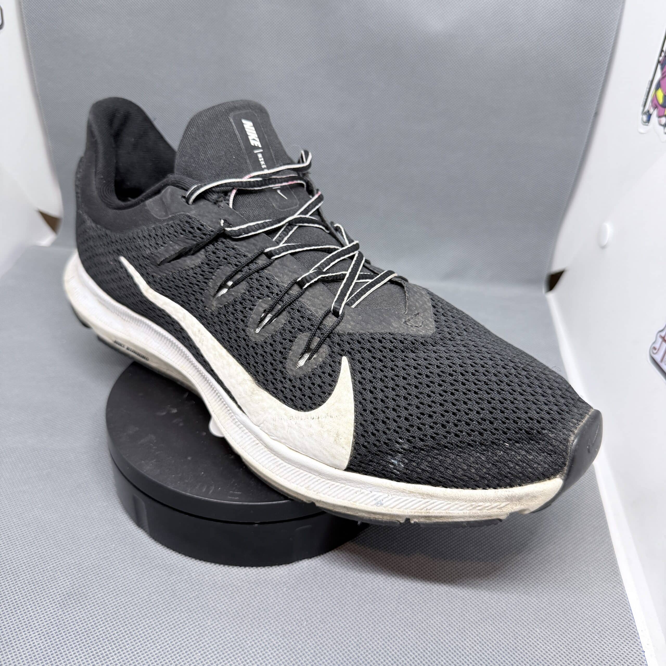 Nike Quest 2 Black/White Running Talla 42.5