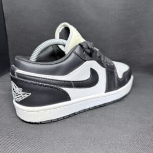 Jordan 1 Low en blanco y negro panda Talla 40