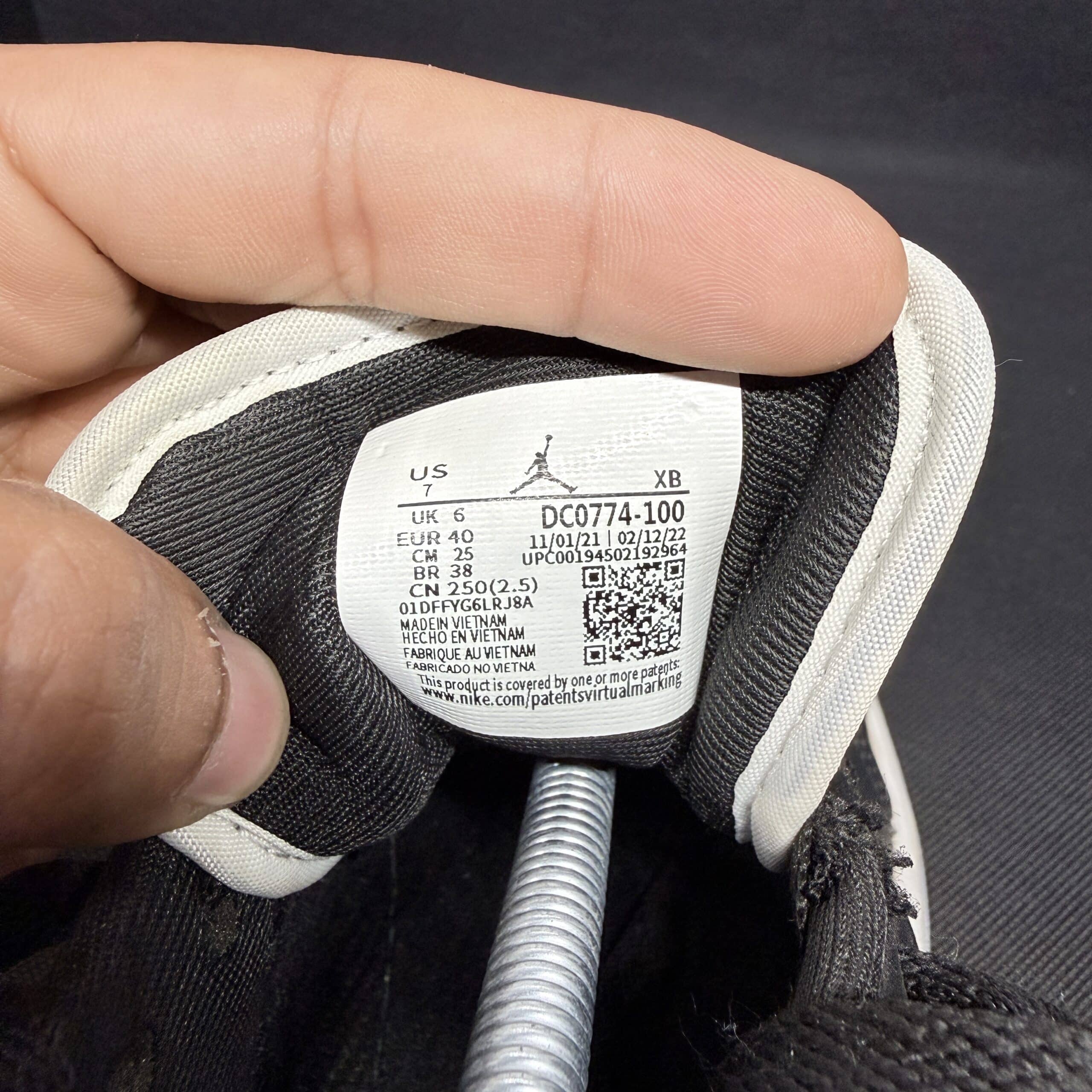 Jordan 1 Low en blanco y negro panda Talla 40 - Imagen 8