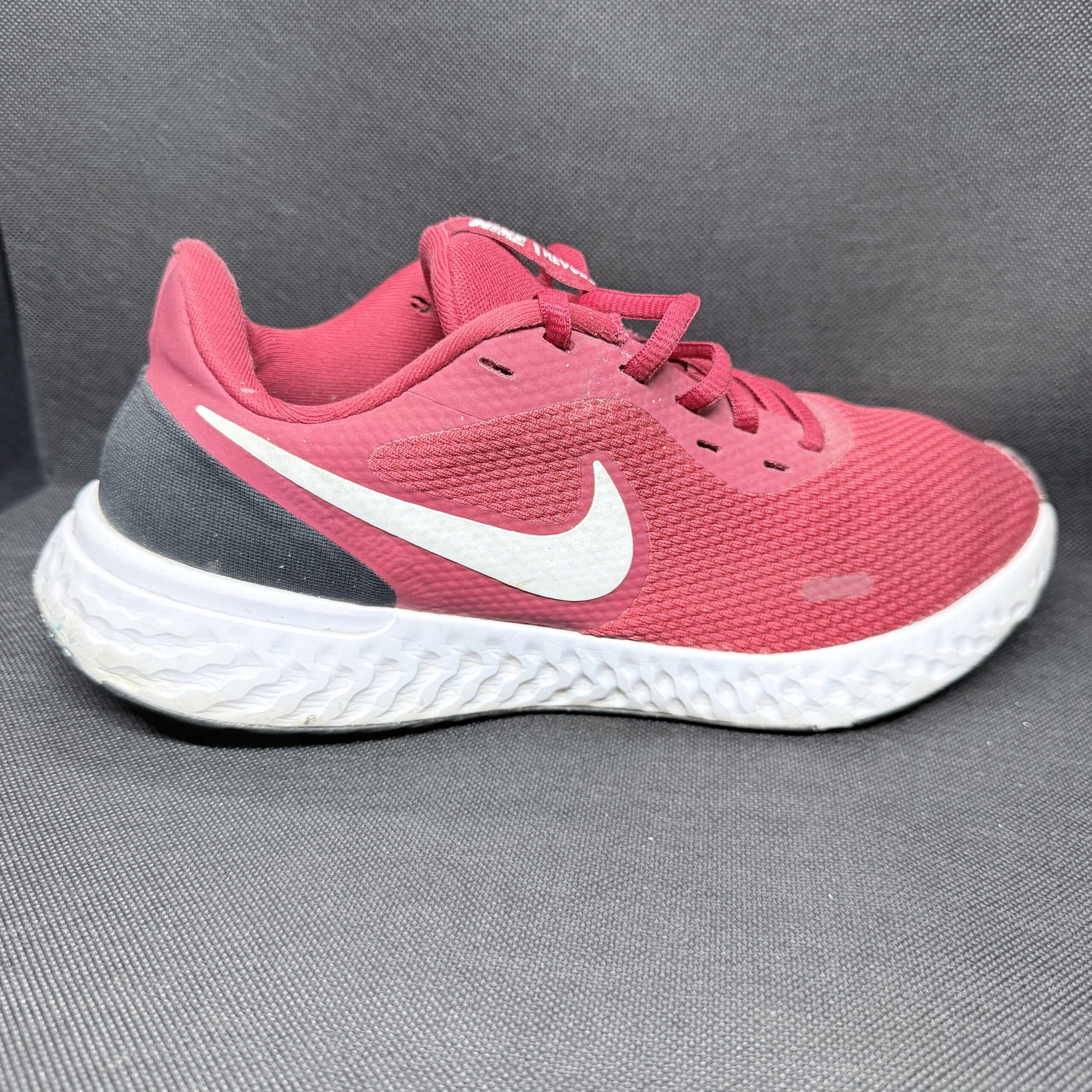 Nike Revolution 5 Gimnasio Rojo Talla 40