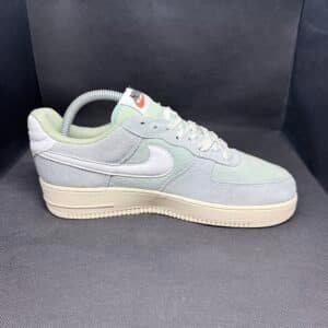 Nike Air Force 1 Low '07 LV8 Certified en verde esmaltado natural Talla 40,5