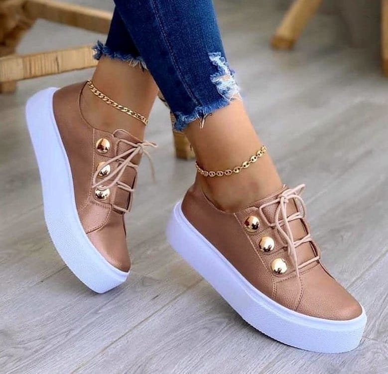 Zapatillas planas con cordones para mujer, estilo casual con remaches. - Imagen 3